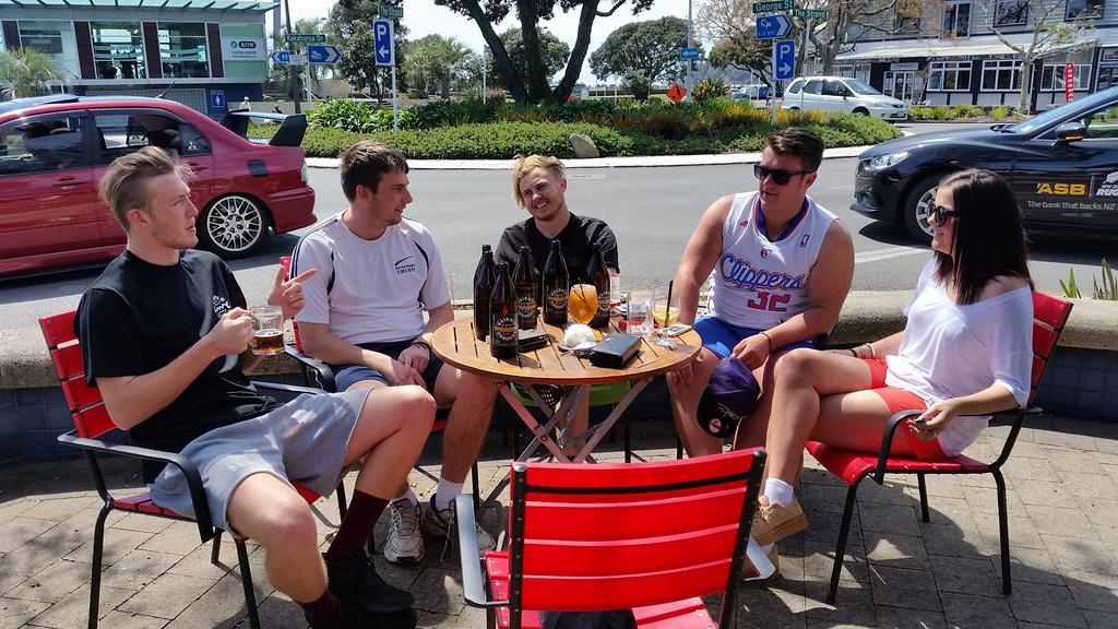 Whakatane Hotel Екстер'єр фото