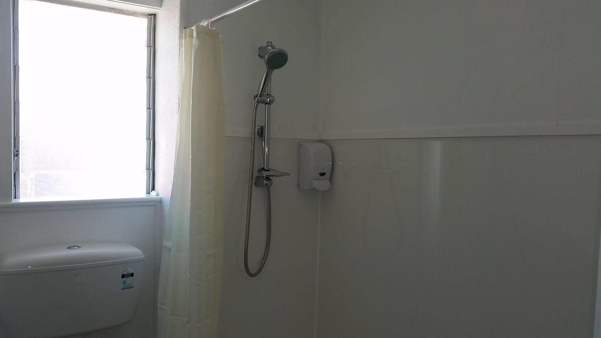 Whakatane Hotel Екстер'єр фото