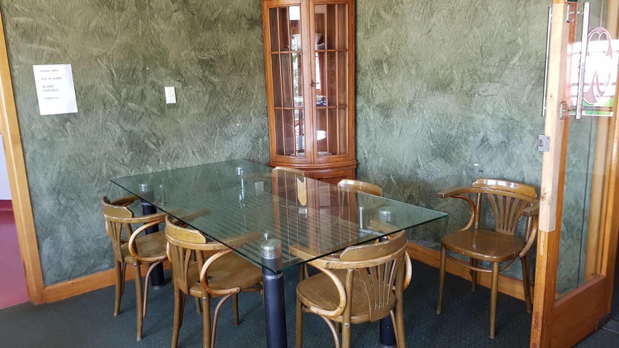 Whakatane Hotel Екстер'єр фото